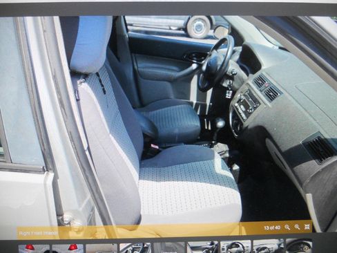 Used 2006 Ford Focus SES FWD image 11