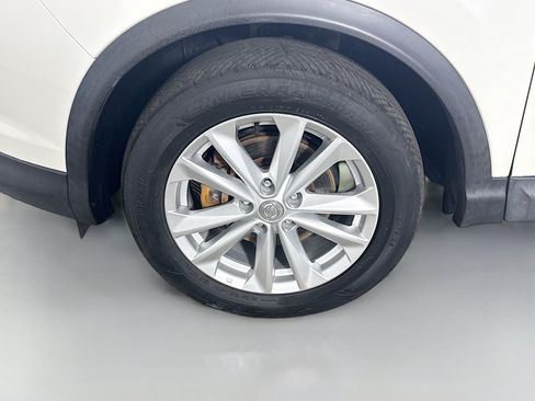 Used 2017 Nissan Rogue Sport SV AWD/4WD image 38