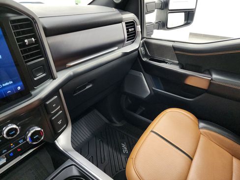Used 2022 Ford F150 Platinum AWD/4WD image 12