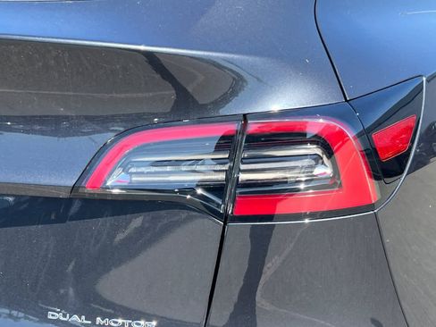 Used 2024 Tesla Model Y Long Range image 18