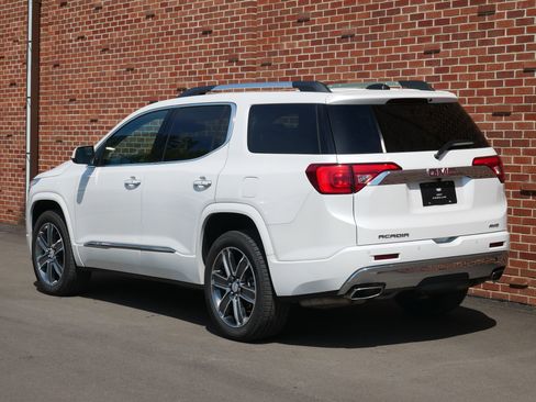 Used 2017 GMC Acadia Denali w/ Technology Package AWD/4WD image 3