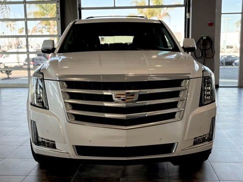 Used 2016 Cadillac Escalade ESV Luxury image 9
