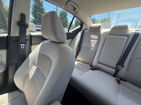 Used 2025 Nissan Altima 2.5 SV FWD image 39