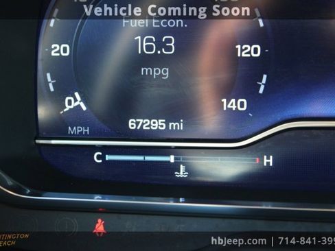 Used 2024 Chevrolet Suburban Premier image 18