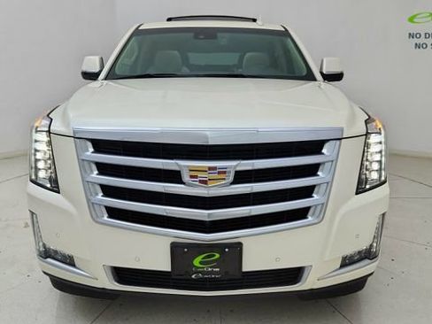 Used 2015 Cadillac Escalade Luxury RWD image 13