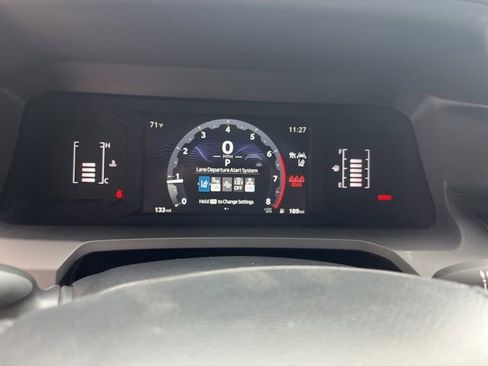 Used 2025 Toyota Tacoma SR5 image 43