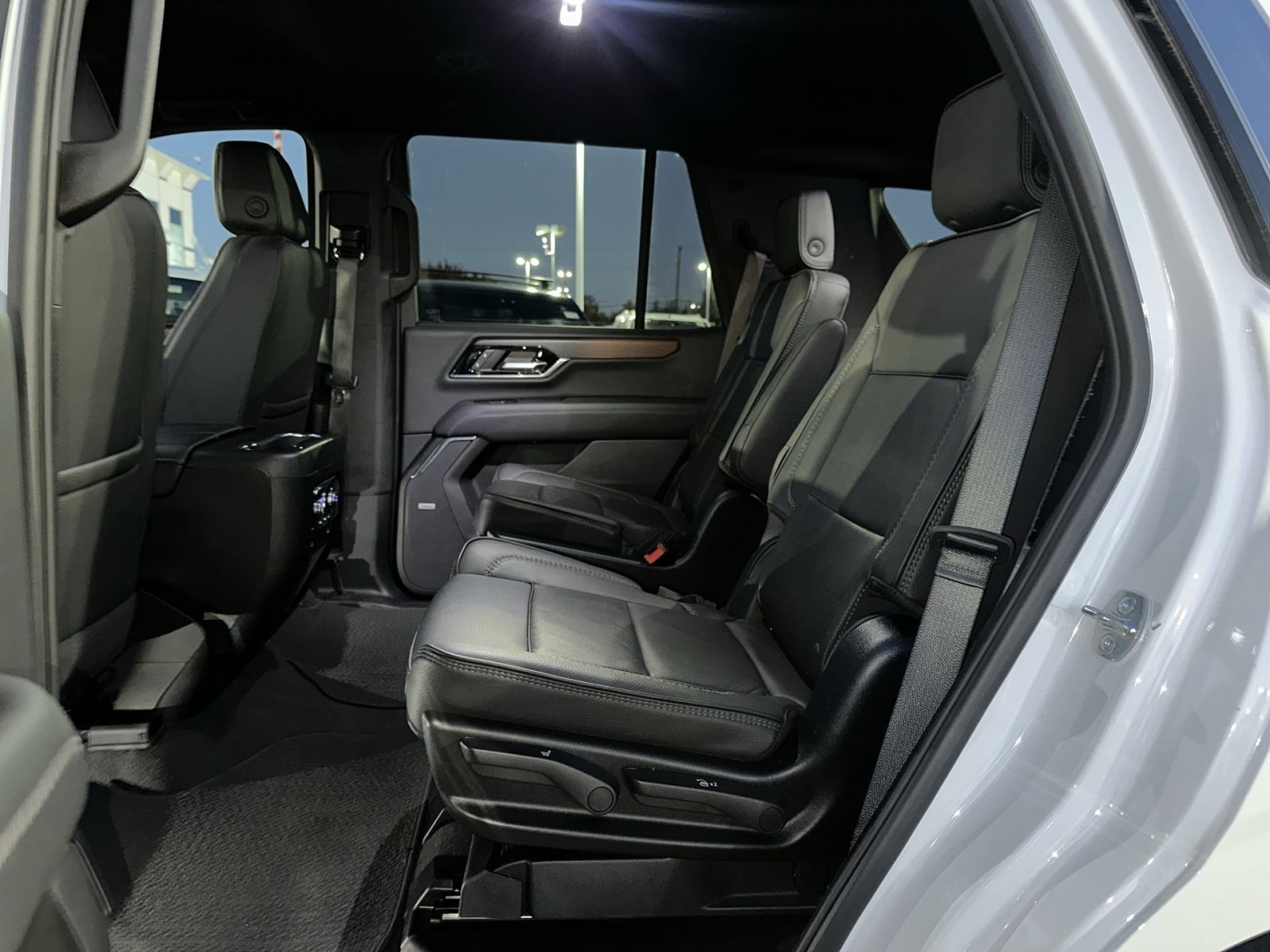 Used 2025 GMC Yukon Denali AWD/4WD image 25