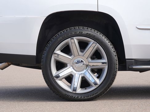 Used 2016 Cadillac Escalade Luxury image 11