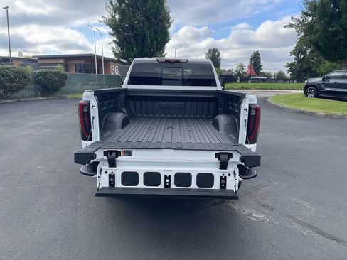 New 2026 GMC Sierra 2500 AT4 w/ AT4 Premium Plus Package AWD/4WD image 27