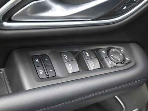 Used 2022 Chevrolet Tahoe LT w/ LT Signature Plus Package image 28