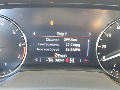 Used 2023 Buick Envision Preferred image 11