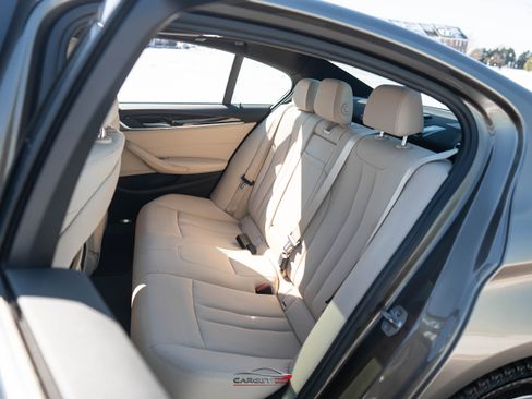 Used 2018 BMW 530i xDrive image 20