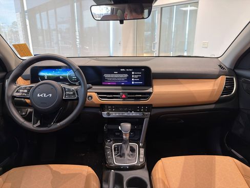 Used 2026 Kia Seltos EX w/ EX Sunroof Package image 14