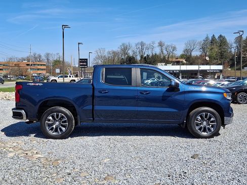 Used 2023 Chevrolet Silverado 1500 LT AWD/4WD image 7