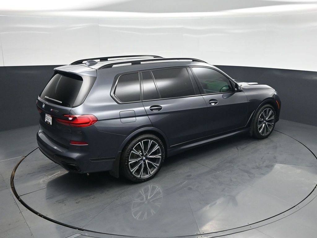 Used 2020 BMW X7 M50i w/ Dynamic Handling Package AWD/4WD image 40