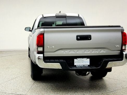 Used 2019 Toyota Tacoma SR5 AWD/4WD image 6
