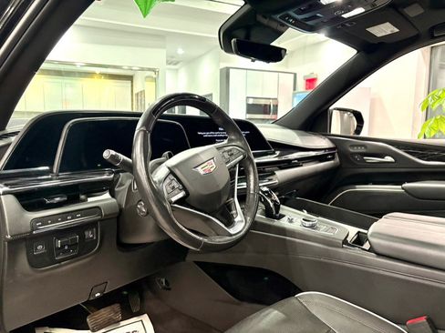 Used 2023 Cadillac Escalade ESV Sport image 11