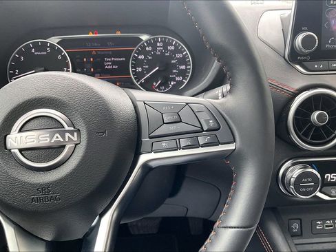Used 2024 Nissan Sentra SR w/ SR Premium Package image 18