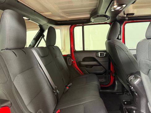 Used 2021 Jeep Wrangler Unlimited Sahara w/ Uconnect 4C Nav & Sound Group AWD/4WD image 19