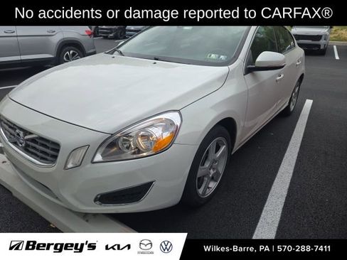 Used 2012 Volvo S60 T5 FWD image 2