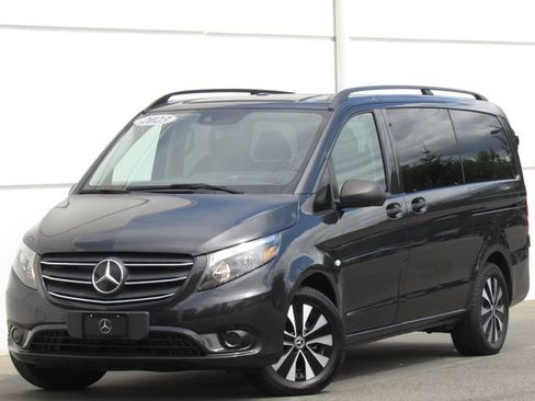 Used 2023 Mercedes-Benz Metris Passenger image 1