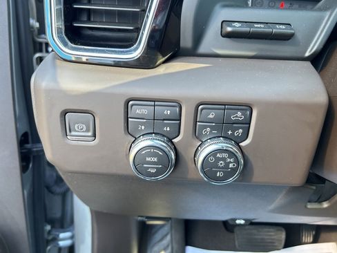 Used 2024 GMC Sierra 2500 Denali w/ Technology Package image 31