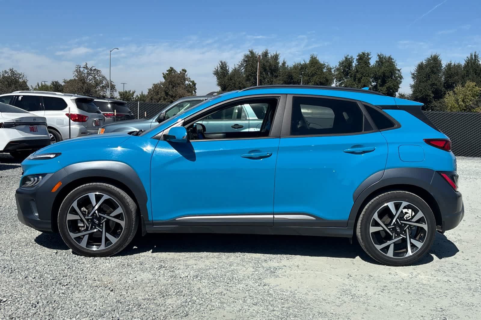 Used 2022 Hyundai Kona Limited w/ Cargo Package FWD image 6