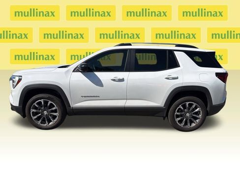 Used 2025 GMC Terrain Elevation w/ Elevation Premium Package FWD image 6