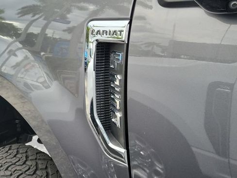 Used 2022 Ford F250 Lariat w/ Lariat Ultimate Package AWD/4WD image 9