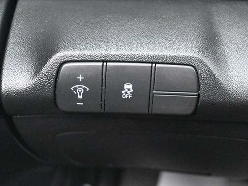 Used 2025 Hyundai Elantra SEL FWD image 22