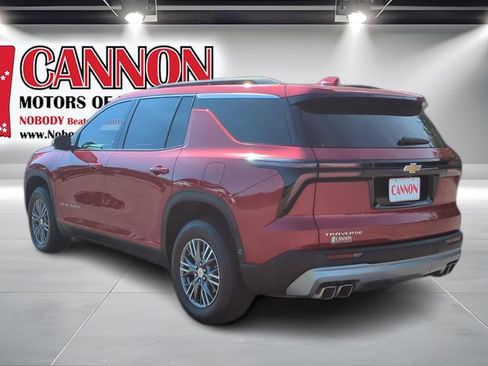 Used 2025 Chevrolet Traverse LT w/ Driver Confidence Package FWD image 7