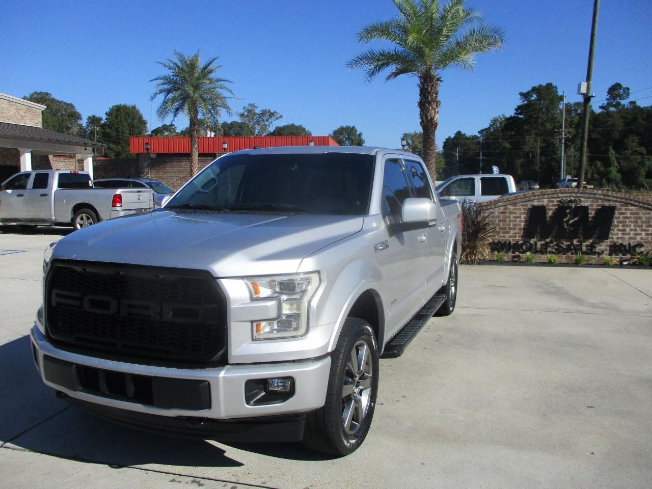 Used 2017 Ford F150 Lariat w/ Equipment Group 502A Luxury AWD/4WD image 6