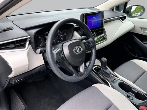 Used 2025 Toyota Corolla LE FWD image 16