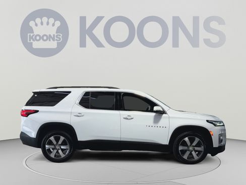Used 2023 Chevrolet Traverse LT w/ LT Premium Package AWD/4WD image 12