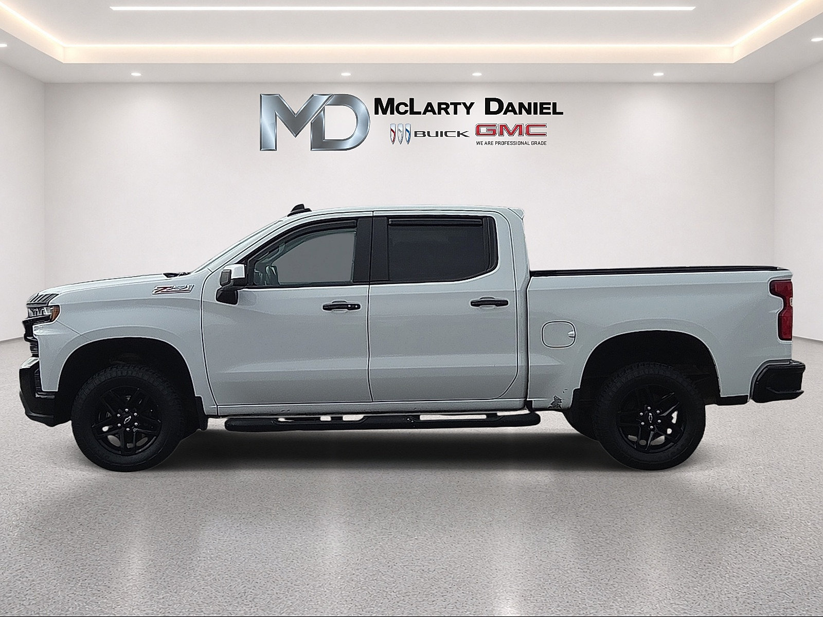 Certified 2020 Chevrolet Silverado 1500 LT Trail Boss AWD/4WD image 2