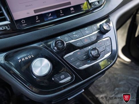 Used 2025 Chrysler Pacifica Select FWD image 28