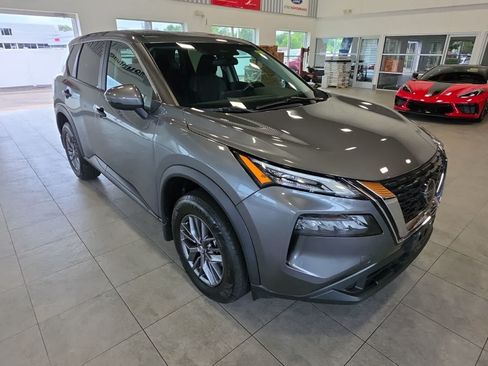 Used 2021 Nissan Rogue S AWD/4WD image 6