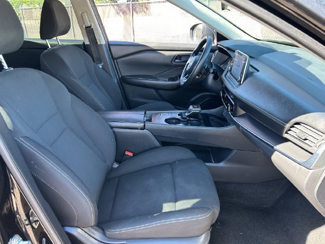 Used 2024 Nissan Rogue S FWD image 32