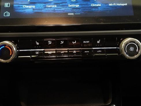 New 2027 Chevrolet Bolt LT w/ Comfort Package FWD image 19