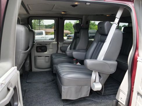 Used 2014 Chevrolet Express 1500 RWD image 26