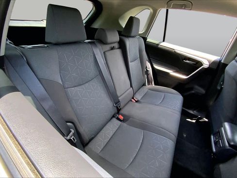 Used 2025 Toyota RAV4 XLE FWD image 19