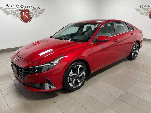 Used 2023 Hyundai Elantra Limited FWD image 3