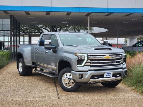 New 2026 Chevrolet Silverado 3500 High Country w/ High Country Premium Package image 2