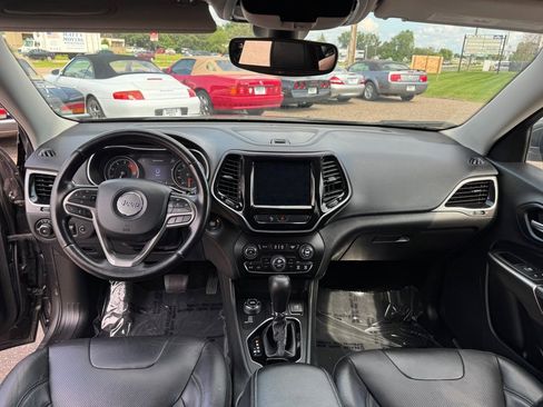 Used 2020 Jeep Cherokee Limited image 40