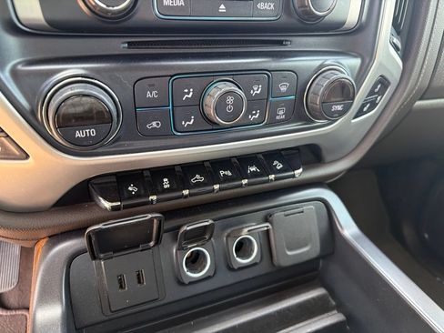 Used 2018 GMC Sierra 1500 SLT AWD/4WD image 19