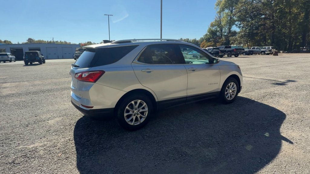 Used 2018 Chevrolet Equinox LT w/ Sun & Infotainment Package FWD image 8