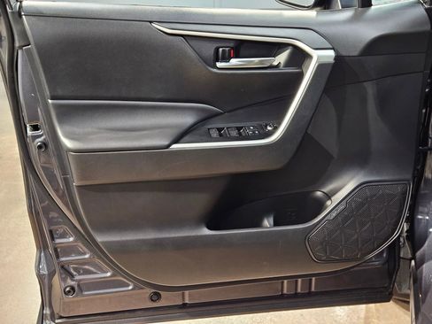 Used 2022 Toyota RAV4 XLE w/ Convenience Package image 20