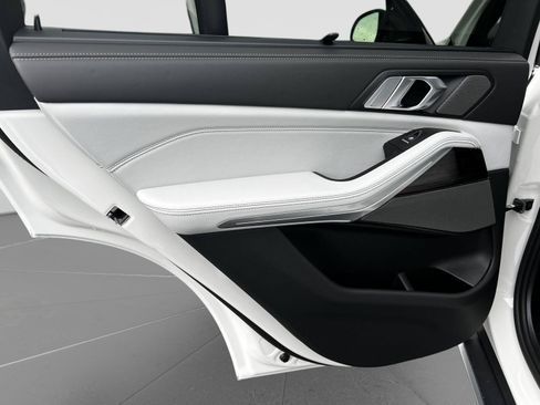 New 2026 BMW X5 xDrive40i AWD/4WD image 18