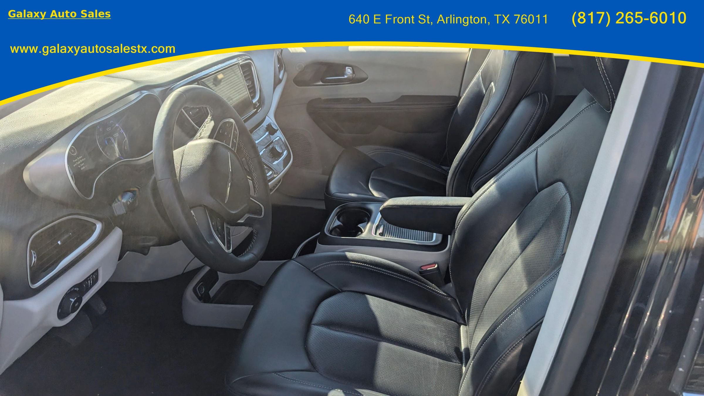 Used 2024 Chrysler Pacifica Touring-L FWD image 11