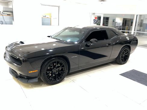 Used 2021 Dodge Challenger R/T RWD image 6